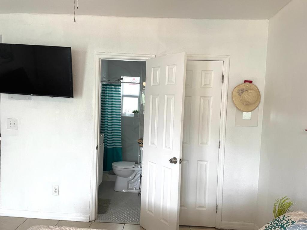 Cozy Studio Near Coconut Grove - 7C ميامي المظهر الخارجي الصورة